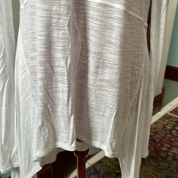 BCBG Top NWOT White asymmetrical hem burnout long sleeve stretch Size M - Picture 5 of 11